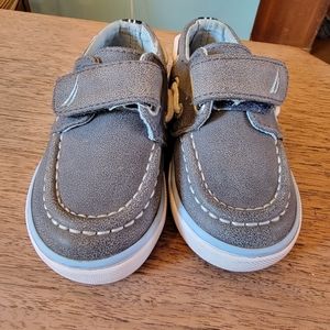 Boys shoes